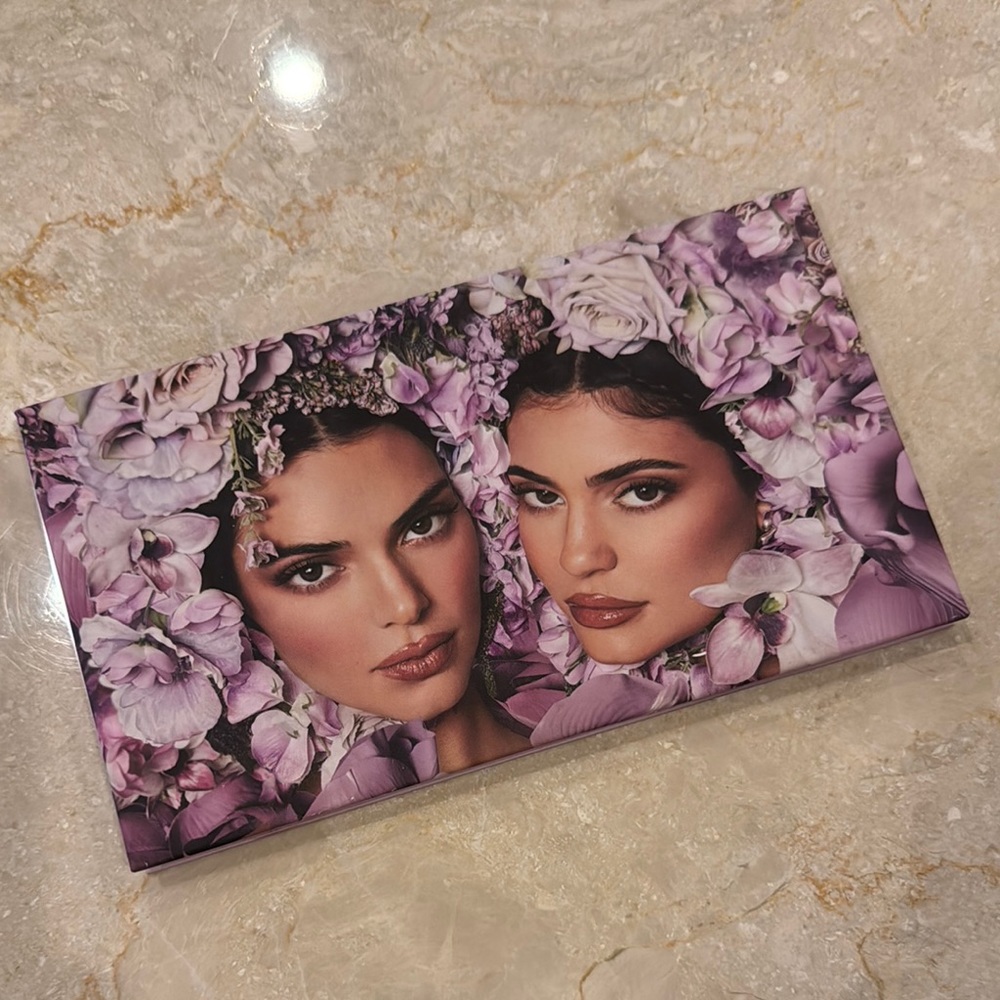 Kendall and Kylie Eyeshadow Palette by Kylie Cosmetics